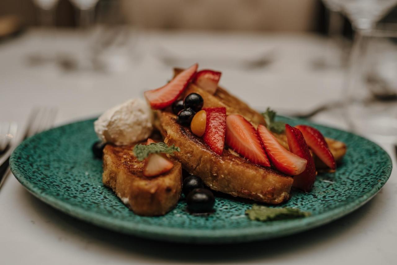 The Hawthorn Boutique Hotel George Bagian luar foto