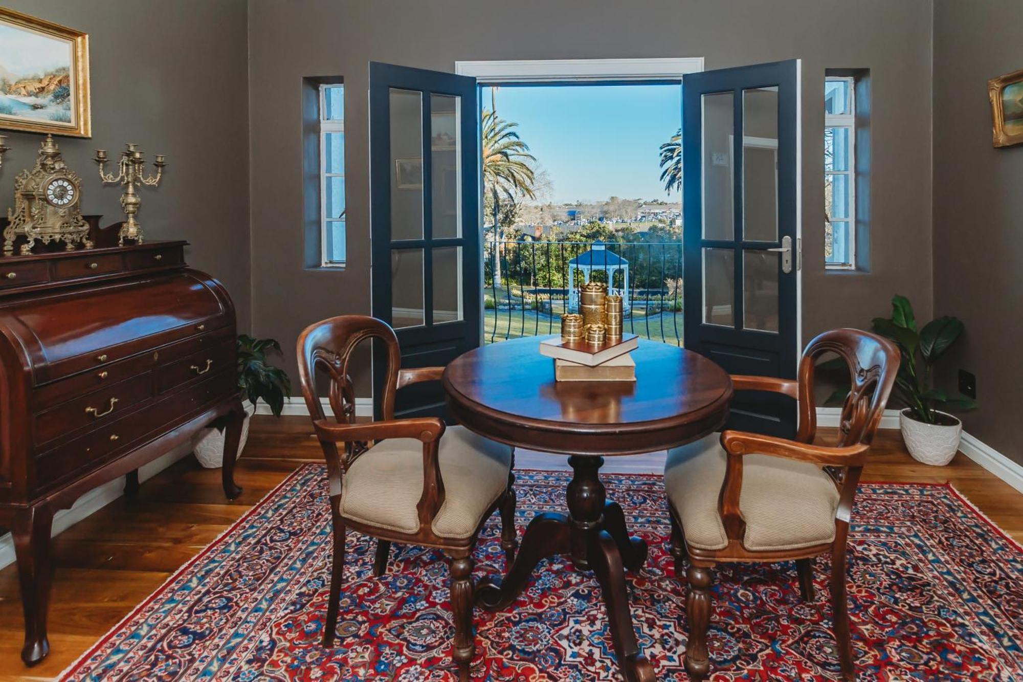 The Hawthorn Boutique Hotel George Bagian luar foto